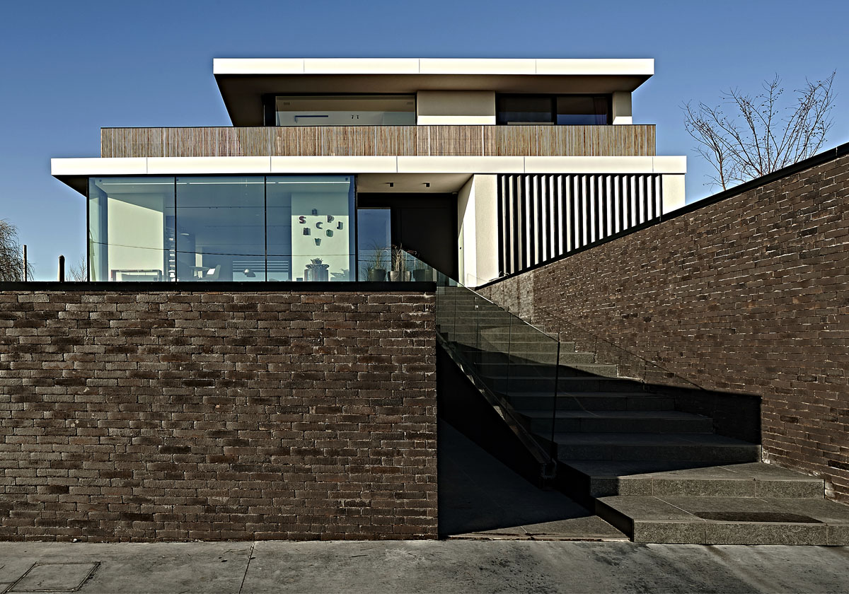 Renovatie met unieke natuurlijke schakering van sEptEm 5004 als rode draad 