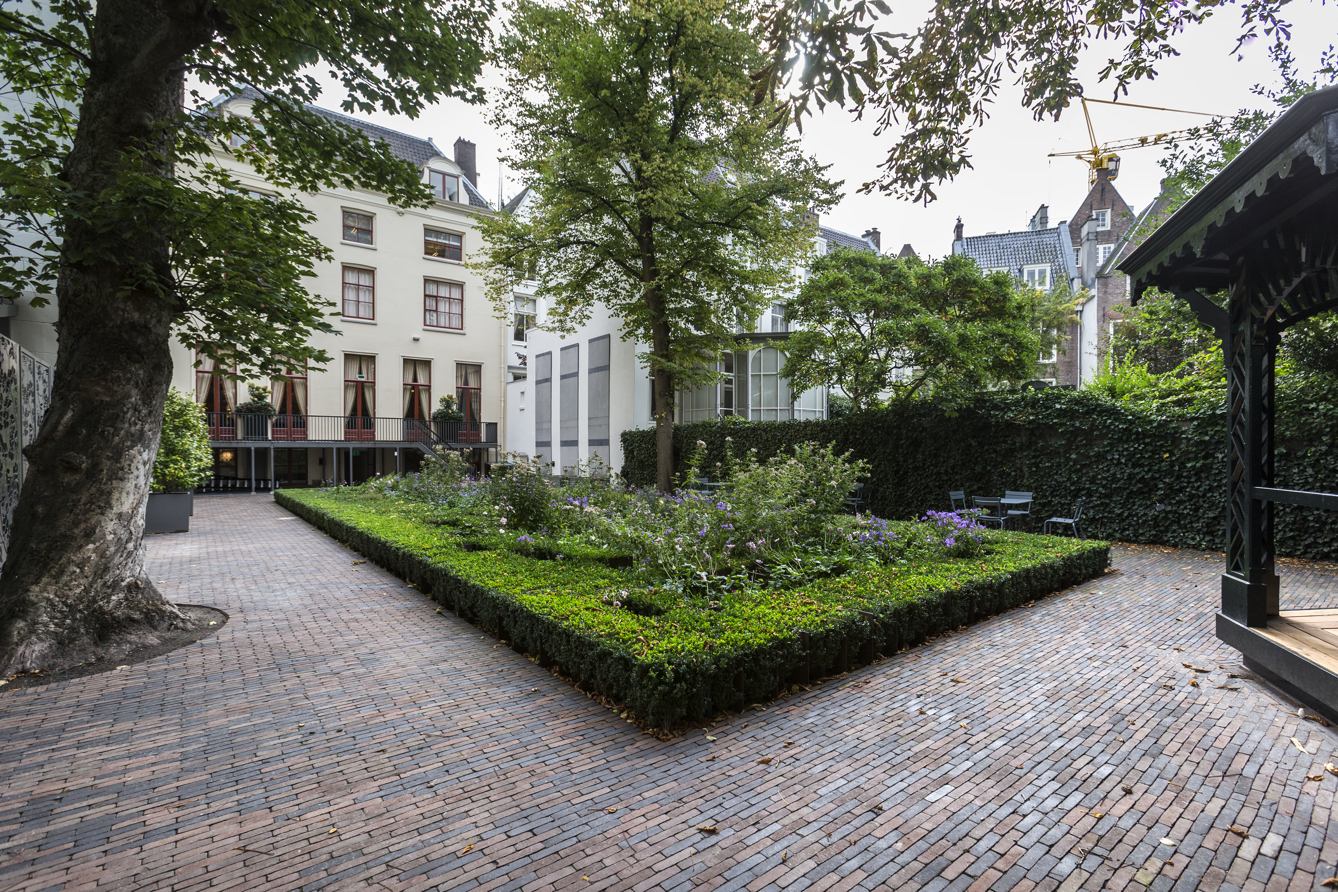 De unieke binnentuin van het Grachtenhuis in Amsterdam