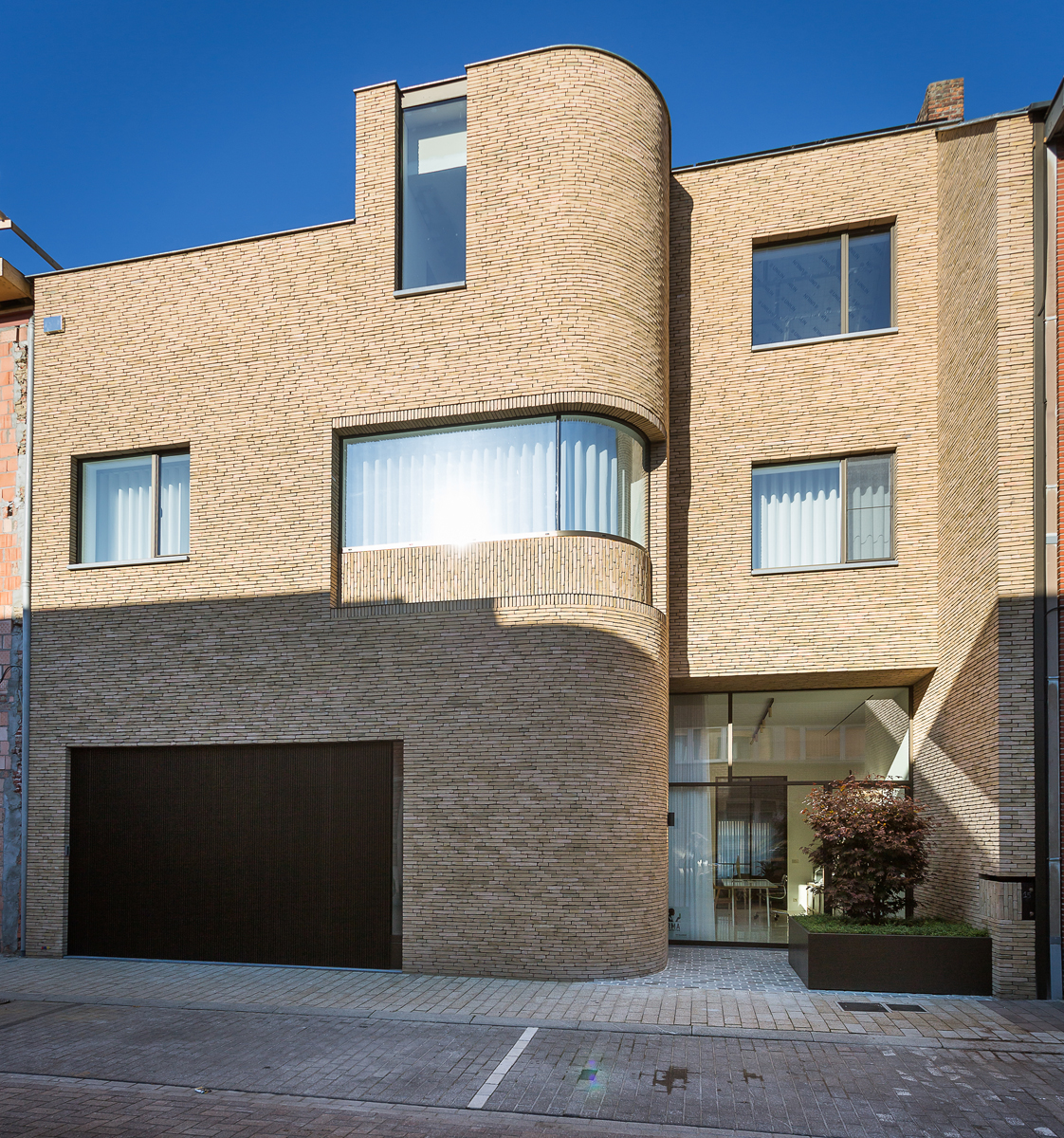 Architectenwoning met volle aandacht voor licht, ruimtegevoel en oog voor detail 