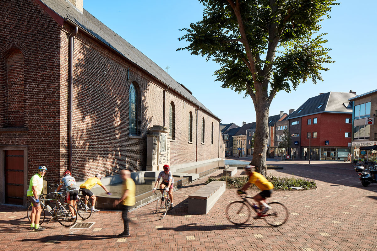 Tapijt van kleiklinkers blaast dorpskern Brakel nieuw leven in