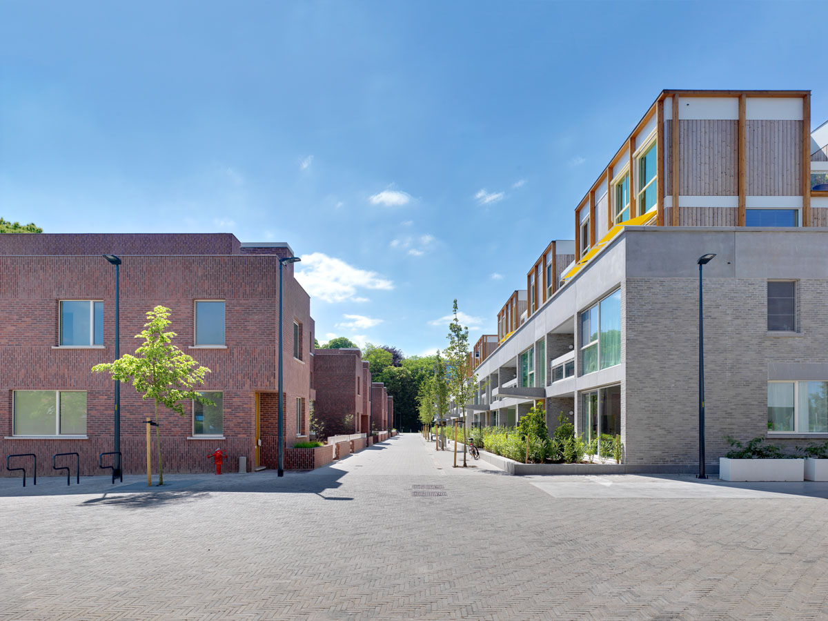 Ecologische Brick7 gevelstenen als cohesie tussen woonvolumes met eigen merkwaardige identiteit 