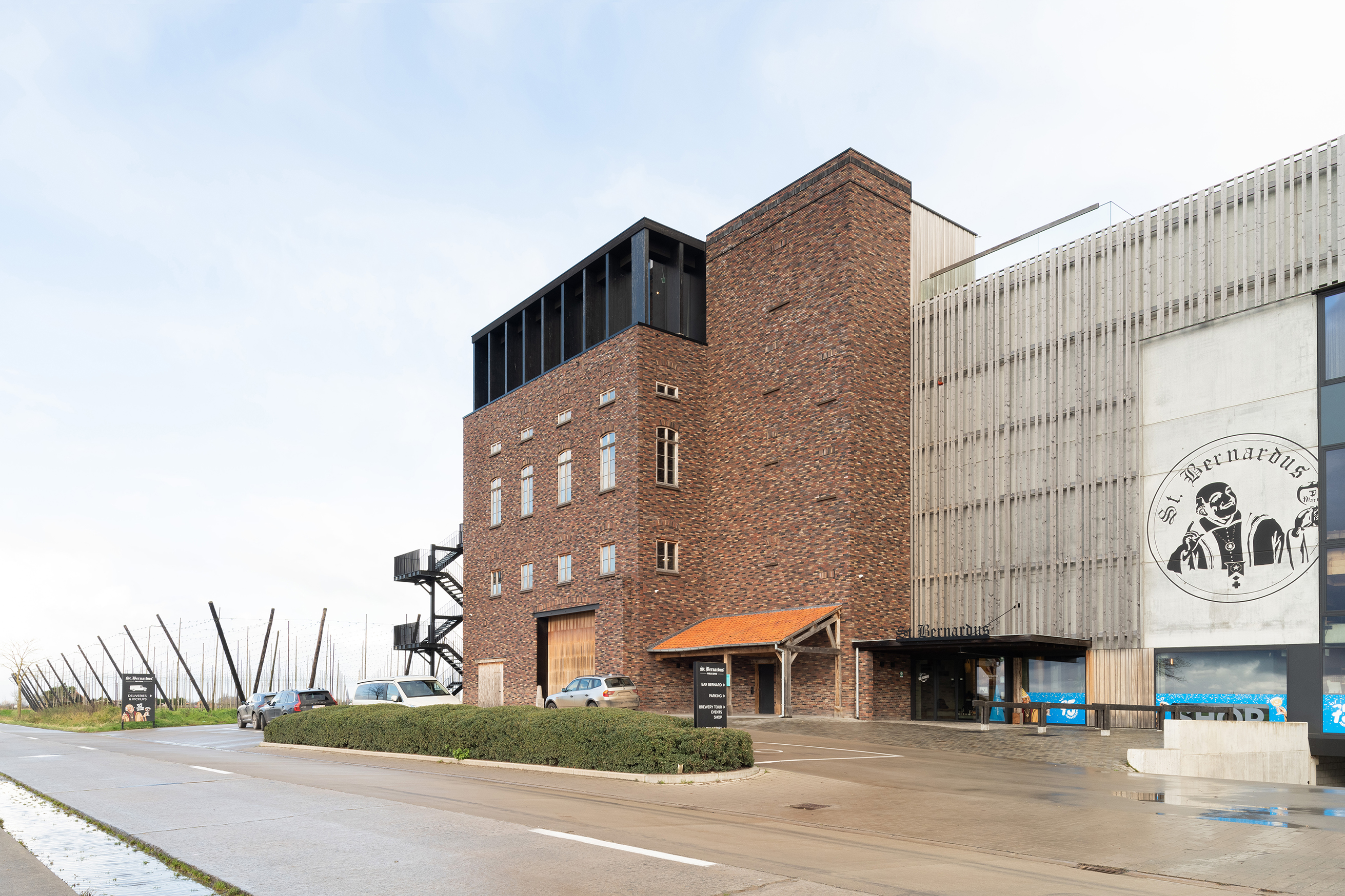 Een speelse, ecologische gevelsteenmix voor een authentiek merk