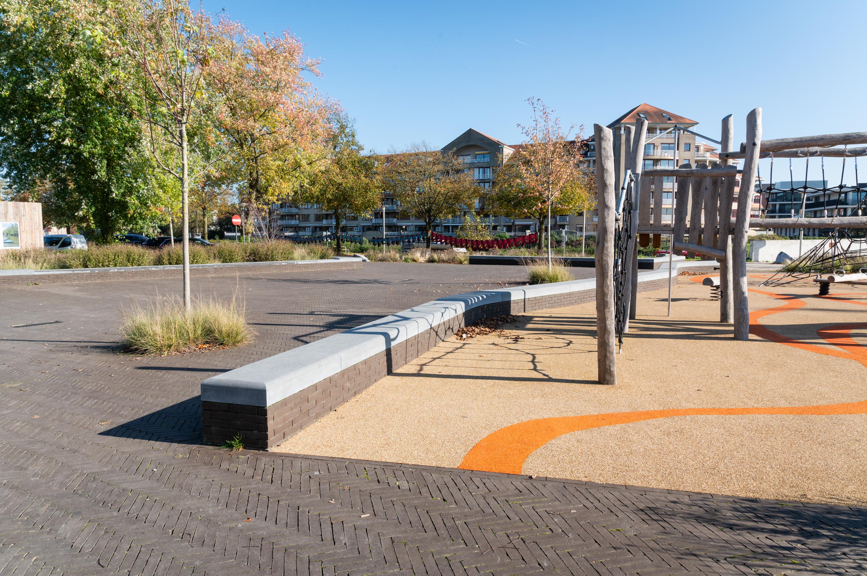 Kleiklinkers als blikvanger op het vernieuwde Brielpoortplein in Deinze